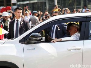 Paus Fransiskus Tiba di Istiqlal untuk Dialog Bareng Pemuka Lintas Agama Paus Fransiskus Tiba di Istiqlal untuk Dialog Bareng Pemuka Lintas Agama