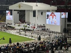 Haru Marlin Hujan Berhenti Saat Doa Bersama Misa Paus Fransiskus di GBK