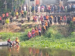 Sudah Ditemukan, Jasad Pria Tenggelam di Sungai Jagir Diduga Pemulung