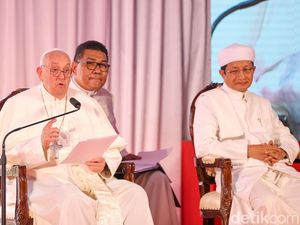 Potret Paus Fransiskus Dialog Bareng Pemuka Lintas Agama di Istiqlal Potret Paus Fransiskus Dialog Bareng Pemuka Lintas Agama di Istiqlal
