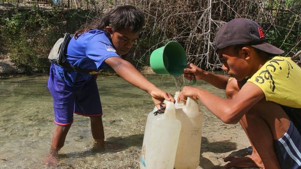Sulitnya Warga Desa di Kupang Mendapat Air Bersih