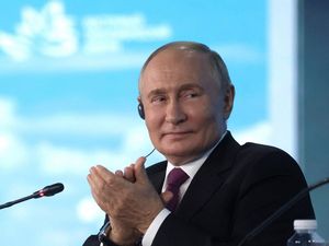 Putin Akan Banyak Uji Coba Rudal Hipersonik Rusia Usai Ditembak ke Ukraina Putin Akan Banyak Uji Coba Rudal Hipersonik Rusia Usai Ditembak ke Ukraina