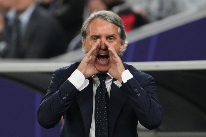 AL RAYYAN, QATAR - JANUARY 30: Robert Mancini, coach of Saudi Arabia looks on during the AFC Asian Cup Round of 16 match between Saudi Arabia and South Korea at Education City Stadium on January 30, 2024 in Al Rayyan, Qatar. (Photo by Masashi Hara/Getty Images)