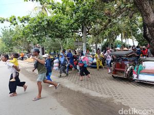 Warga Lari Berhamburan Saat Sirine Gempa Berbunyi di Pangandaran