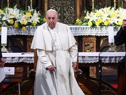 Paus Fransiskus Idap Pneumonia Bilateral, Kondisi Apa Itu?