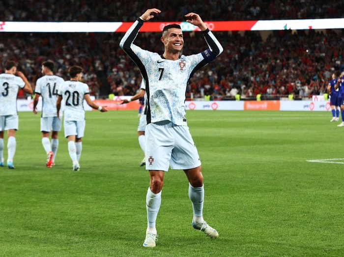 LISBON, PORTUGAL - SEPTEMBER 05: Cristiano Ronaldo of Portugal celebrates scoring his team's second goal during the UEFA Nations League 2024/25 League A Group A1 match between Portugal and Croatia at Estadio do Sport Lisboa e Benfica on September 05, 2024 in Lisbon, Portugal. (Photo by Carlos Rodrigues - UEFA/UEFA via Getty Images)