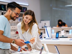 Penjualan Ponsel RI Semester I 2024 Tembus Rp 48,9 Triliun