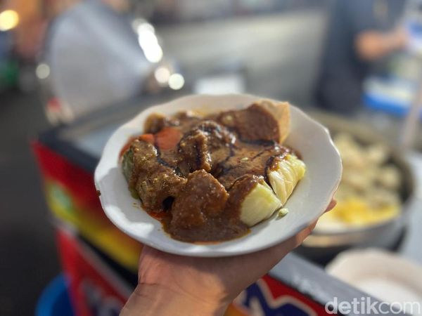 Jajan Enak di Cikini, Ada Bubur Legendaris hingga Siomay Viral
