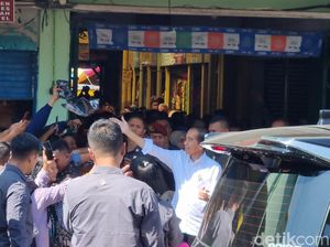 Jokowi Pamit ke Warga Surabaya: Maaf Kalau Ada Hal yang Tidak Berkenan Jokowi Pamit ke Warga Surabaya: Maaf Kalau Ada Hal yang Tidak Berkenan