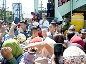 Saat Jokowi Mulai Pamit ke Warga Jelang Purnatugas Saat Jokowi Mulai Pamit ke Warga Jelang Purnatugas