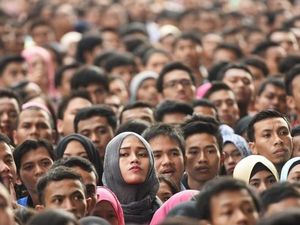 BI Ungkap Masalah Kelas Menengah: Konsumsi Turun, Sulit Cari Kerja BI Ungkap Masalah Kelas Menengah: Konsumsi Turun, Sulit Cari Kerja