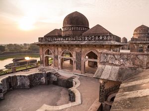 Menengok 9 Kota Berhantu dengan Arsitektur yang Menakjubkan Menengok 9 Kota Berhantu dengan Arsitektur yang Menakjubkan