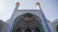 Wujud Masjid yang Bisa Memantulkan Suara, Penuh dengan Mozaik!