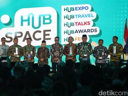 Kemenhub Beri Penghargaan ke 4 Sosok Pejuang Transportasi