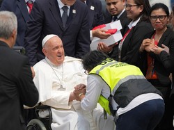 Berkat Paus Fransiskus untuk Warga hingga Hari Terakhir di Indonesia