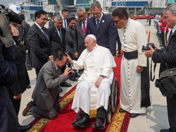 Paus Fransiskus Bertolak ke Papua Nugini, Cuitkan Pesan Bahasa Indonesia