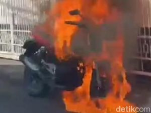 Motor Warga Pasuruan tetiba Terbakar Saat Dikendarai
