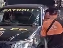 Satpol PP Bekasi Beri Pembinaan ke Oknum yang Diduga Pungli PKL