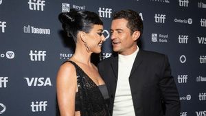 6 Foto Serasi Katy Perry dan Orlando Bloom, Mesra Setelah Sempat Putus Cinta