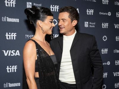 6 Foto Serasi Katy Perry dan Orlando Bloom, Mesra Setelah Sempat Putus Cinta