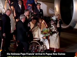 Tiba di Papua Nugini, Paus Fransiskus Diberi Buket Bunga