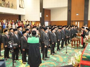 Ramai Anggota DPRD Gadai SK, Pengamat: Inilah Demokrasi Transaksional! Ramai Anggota DPRD Gadai SK, Pengamat: Inilah Demokrasi Transaksional!