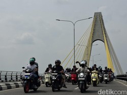 Ratusan Warga Pekanbaru Antar 7 Anggota DPRD Terpilih untuk Pelantikan