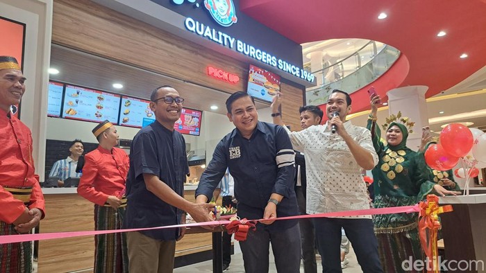 Re-opening Wendys TSM Makassar