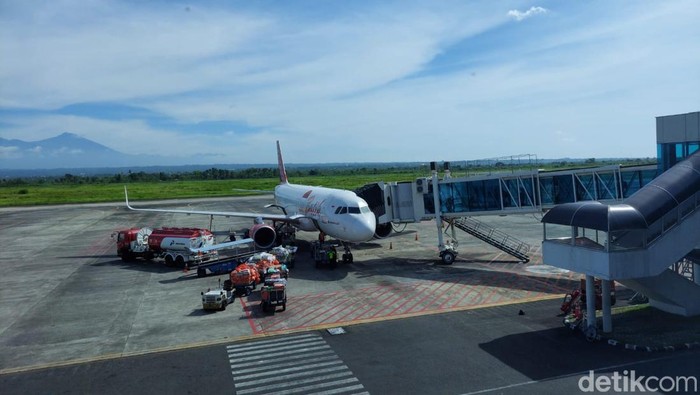Suasana di area Bandara Internasional Lombok, Praya, Lombok Tengah, sementara waktu lalu. (Foto:Â Nathea Citra/detikBali) Suasana di area Bandara Internasional Lombok, Praya, Lombok Tengah, sementara waktu lalu. (Foto:Â Nathea Citra/detikBali)