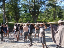 Warga Gorontalo Blokir Jalan ke Perusahaan Tambang, Tuntut Perbaikan Tanggul