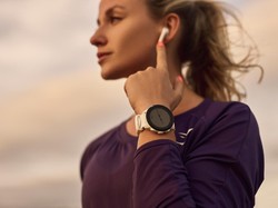 Jogging Pakai TWS Aman Nggak Sih? Ini Plus-Minusnya Menurut Dokter