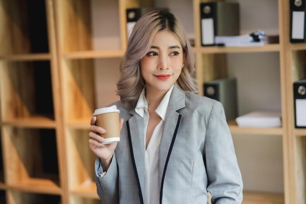 Ilustrasi/Foto: Freepik.com/user6724086 Cara perempuan bersinar di karier yang kompetitif