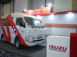 Di Hub Space 2024, Isuzu Pamerkan Kendaraan Inovasi Traga Bus