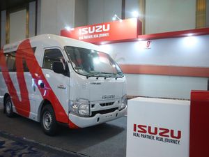 Di Hub Space 2024, Isuzu Pamerkan Kendaraan Inovasi Traga Bus