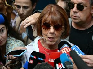 Kesaksian Perempuan yang Dibius Suaminya Lalu Diperkosa Banyak Pria