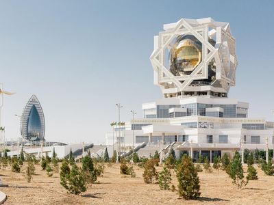 Potret Megahnya Bangunan dari Marmer Putih di Kota Ashgabat