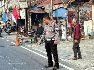 Motor Tersangkut Kabel, Pelajar di Sukabumi Tewas Terlindas Truk