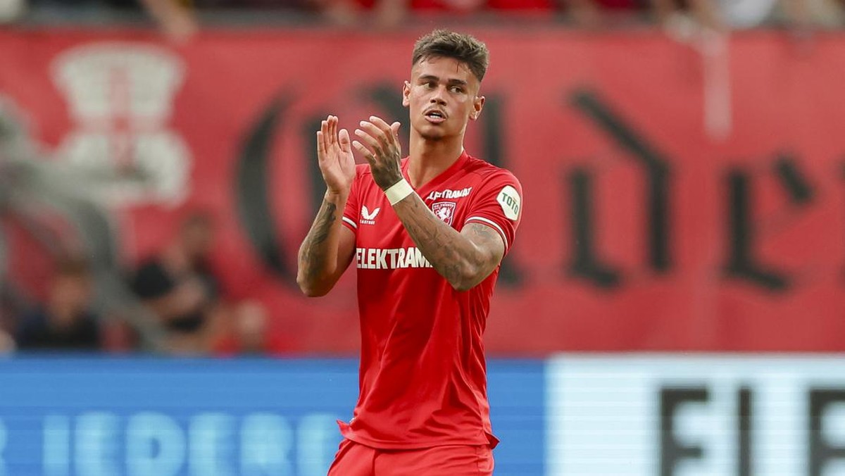 Bek FC Twente, Mees Hilgers. (Foto: Marco Steinbrenner/DeFodi Images via Getty Images)