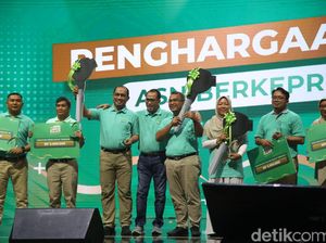 Momen 15 ASN Berprestasi Dapat Penghargaan Kemenhub di Hub Space 2024