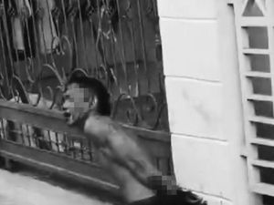Kepergok Hendak Mencuri di Rumah Warga, Joni Diamuk Massa Kepergok Hendak Mencuri di Rumah Warga, Joni Diamuk Massa