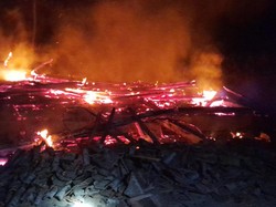 Masak Air Ditinggal ke Masjid, Rumah Warga Lereng Merapi Ludes Terbakar