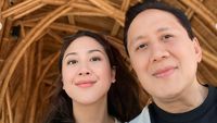 7 Foto Sherina Munaf Liburan Bareng Ayah ke Labuan Bajo, Tak Ajak Suami