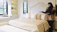 Foto Kamar Tidur Utama Tasyi Athasyia di Rumah Baru, Mewah Ada TV Lapis Emas