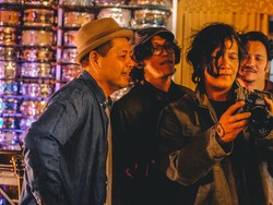 Late Bloomers Jadi Cita-cita yang Tertunda The Hours of Silence