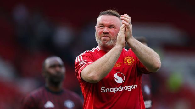 MANCHESTER, ENGLAND - SEPTEMBER 07: Wayne Rooney of Manchester United during the Manchester United Foundation charity match between Manchester United Legends and Celtic Legends at Old Trafford on September 07, 2024 in Manchester, England. (Photo by James Gill - Danehouse/Getty Images)