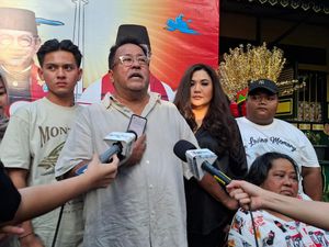 Maju Pilkada Jakarta, Rano Karno Minta Dukungan Keluarga Si Doel Maju Pilkada Jakarta, Rano Karno Minta Dukungan Keluarga Si Doel