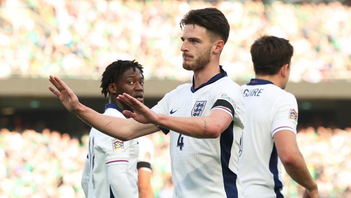 Soccer Football - Nations League - League B - Group 2 - Republic of Ireland v England - Aviva Stadium, Dublin, Ireland - September 7, 2024  Englands Declan Rice celebrates scoring their first goal REUTERS/Damien Eagers