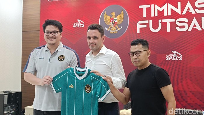 Federasi Futsal Indonesia (FFI) memperkenalkan Hector Souto sebagai pelatih baru Timnas Futsal.