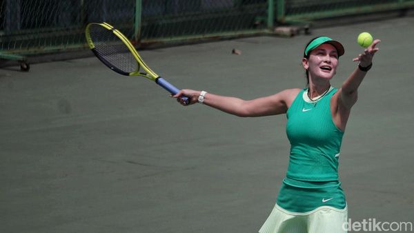 Semangatnya Luna Maya-Maria Selena Adu Tenis Bareng Eugenie Bouchard