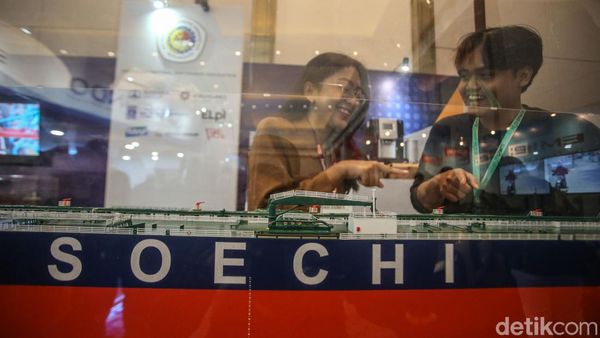 Melihat Miniatur Kapal INSA di Hub Space 2024